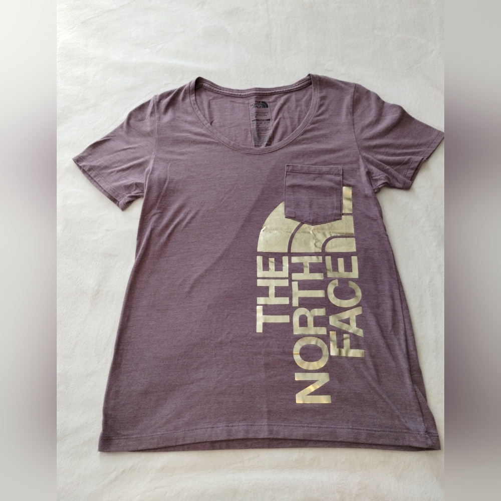 Nwot The North Face tee shirt